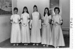 1971.-Reina-Mimosa-AdelaPalomaMariPazMayeya-y-MariMaderas